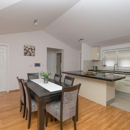 Apartments Naja Makarska Ngoại thất bức ảnh