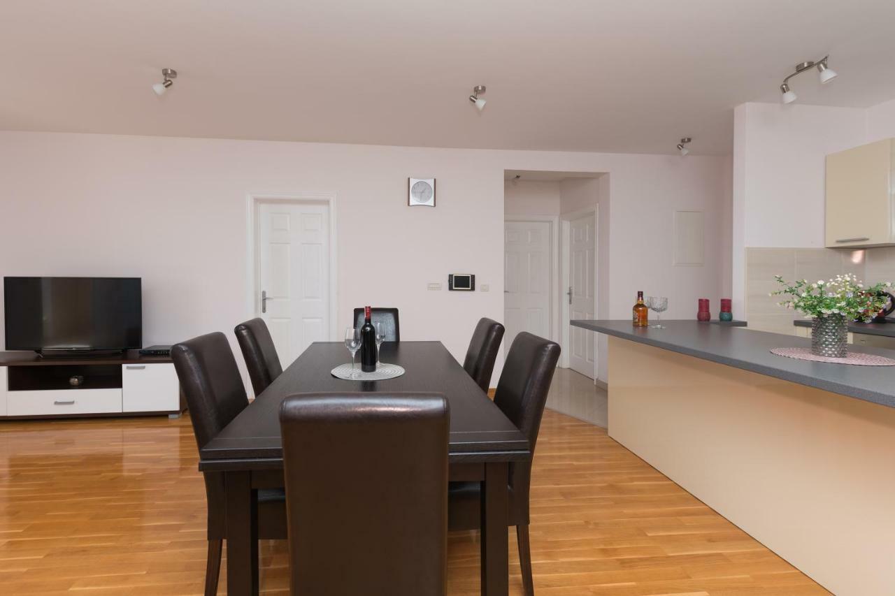Apartments Naja Makarska Ngoại thất bức ảnh