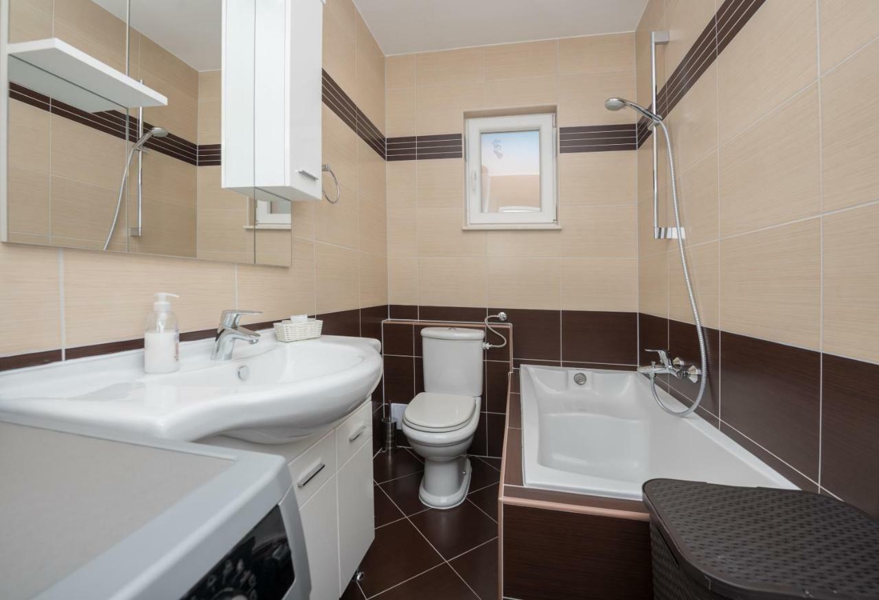 Apartments Naja Makarska Ngoại thất bức ảnh