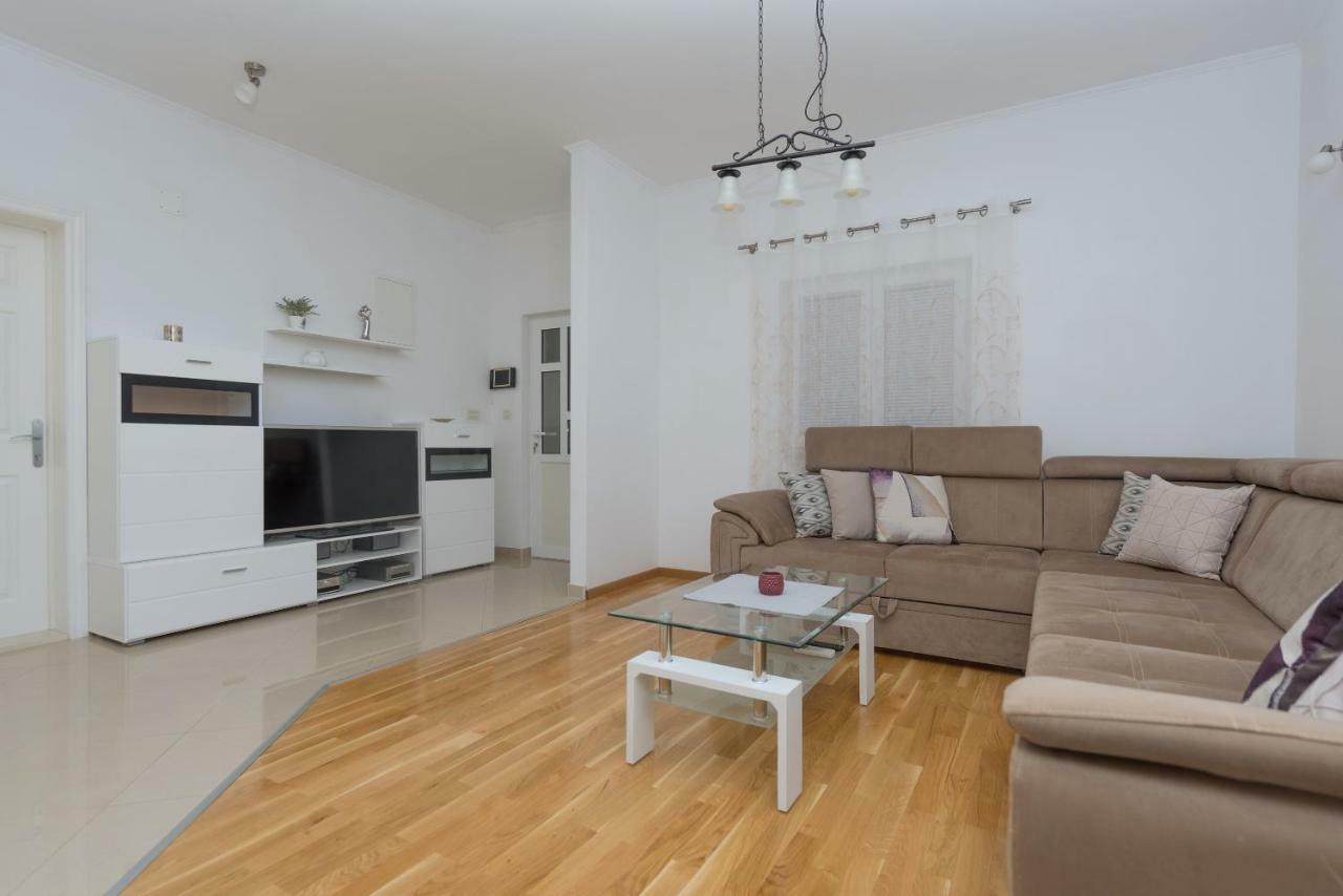 Apartments Naja Makarska Ngoại thất bức ảnh