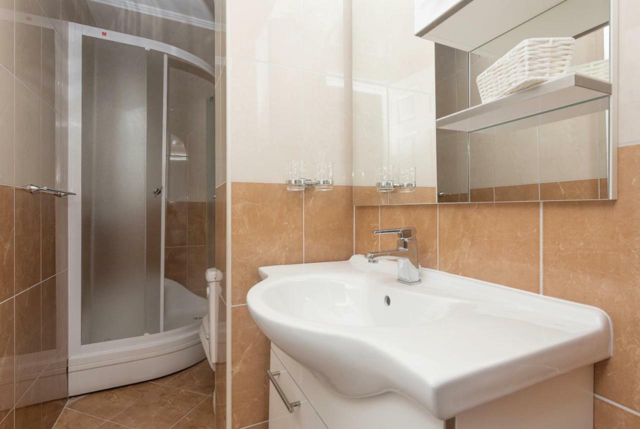 Apartments Naja Makarska Ngoại thất bức ảnh